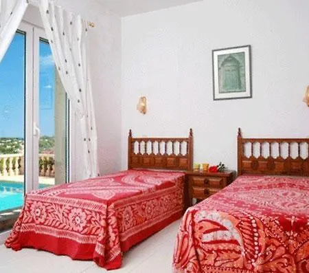 Sleeps 4 Pool Wifi Γιαβέα