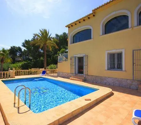 Sleeps 4 Pool Wifi Γιαβέα